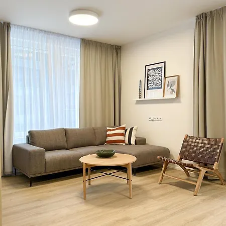 New 3kk Apartment: Holesovice Heart