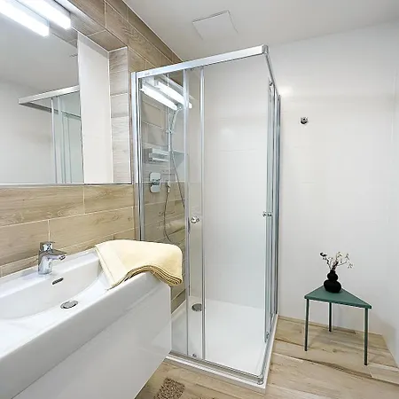 New 3kk Apartment: Holesovice Heart *